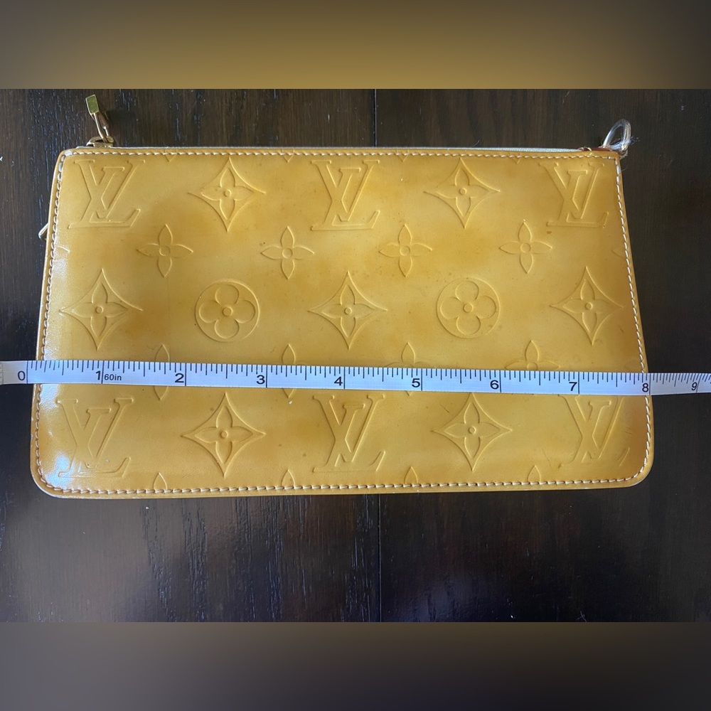LOUIS VUITTON MONOGRAM VERNIS POCHETTE - Picture 15 of 16
